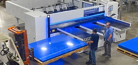 A Deep Dive into Acrylic Panel Manufacturing Techniques